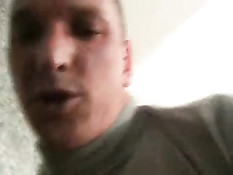 Жёстко отодрал на полу молодую брюнетку