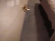 Девушки делают это при помощи страпона