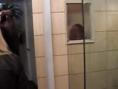 Две развратные бабы на один член