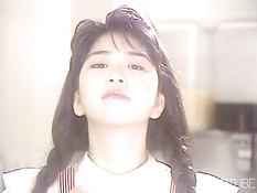 Японская девушка трахается в гостинице