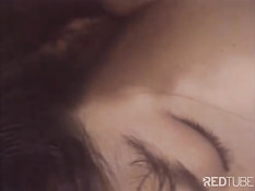 Японская девушка трахается в гостинице