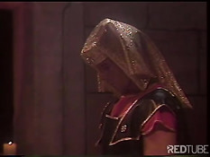 Пробуждение принцессы при помощи сексуального маньяка