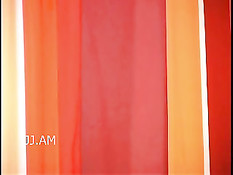 Возбуждённые клоуны отъебали красивую девушку