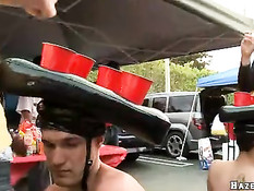 Гей игры в студенческом кампусе