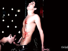 Вампир делает минет и ебёт молодого паренька