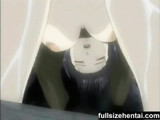 Хентай пара трахается на открытой местности