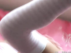 Её молодое возбуждающее тело так и просит любви