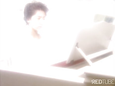 Японская пианистка получает урок секса