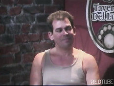 Худая и хрупкая азиатка занимается анальным сексом