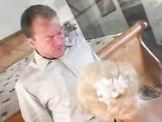 Молодая жена Джейми хочет получить удовольствие