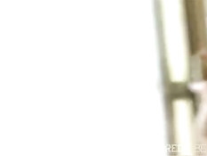 Белое семя капает на её большие сиськи