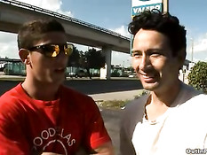 Мужская ебля под голубым летним небом