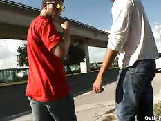 Мужская ебля под голубым летним небом