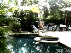 Дикий трах с молоденькой подружкой на улице