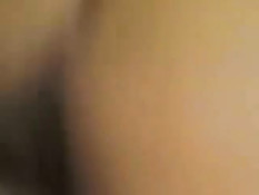 Азиатская цыпочка сосёт член как конфету