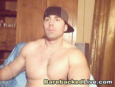 Сексуальный парень дрочит свой большой член