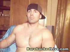 Сексуальный парень дрочит свой большой член