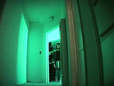 Мужик кончил на спину чёрной проститутки