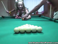 Русские студенты занимаются групповым сексом в душе