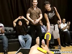 Конкурс среди мальчиков на лучший отсос