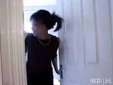 Мамочки разных рас обмениваются спермой