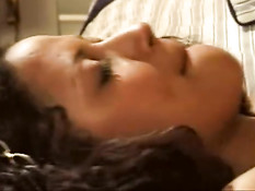 Виктории сделали кунилингус и отодрали на кровати