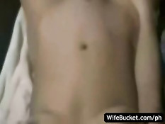 Девушка мастурбирует фаллоимитатором и трахается с мужем