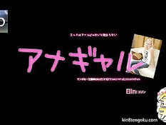 Парень трахает \"раком\" молодую блондинку