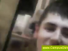 Возбужденные студенты трахаются в общаге