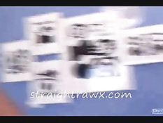 Девушка облизывает чёрный член, который затем входит в её анус