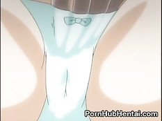 Мужик ласкает молоденькую цыпочку