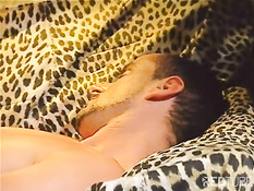 Парень мечтал лёжа на диване и тут его мечта сбылась