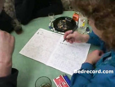 Пожилая россиянка трахается с группой молодых мальчиков