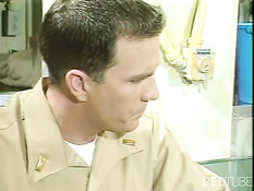 Экипаж корабля ебётся в тесном кубрике