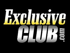 Девушка посещает врача для проверки груди и половых органов