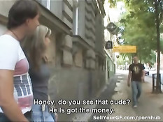 Застенчивую девушку принуждают к сексу за деньги