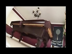 Allison Pierce показывает искусство двойного вагинального секса