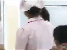 Японская медсестра ебётся в больнице с доктором