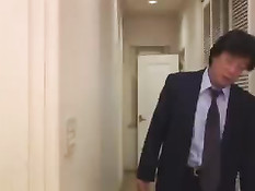 Папочка делает кунилингус и трахает Нао Аюкаву