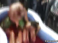 Ещё один развратный день в весёлой общаге колледжа