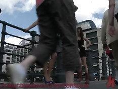 Порно сцены снятые в людных местах большого мегаполиса