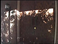 Папочка оттрахал на кровати зашедшую в гости блондинку