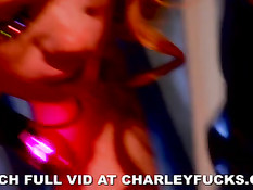 Девушки занимаются любовью в своих самых красивых платьях