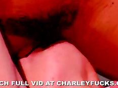 Девушки занимаются любовью в своих самых красивых платьях