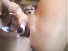 Лесбиянки любят ролевые игры с переодеванием и поркой