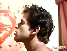 Три парня занимаются групповым сексом