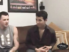 Любовники Барретт Лонг и Дэвид Уэст начинают процесс с минета