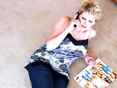 Ракель Девоншир с утра уже делает мужчине минет