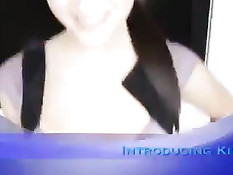 Молоденькая Ким расстегнула ширинку и принялась сосать член