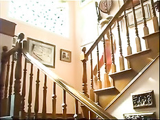 Негр оттрахал белую девку сначала в вагину, а после в анус